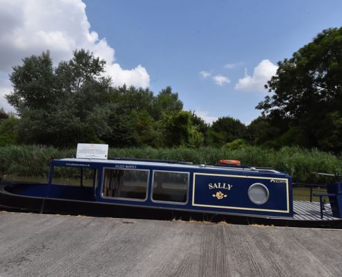 A Day Boat trip on the Kennet & Avon Canal